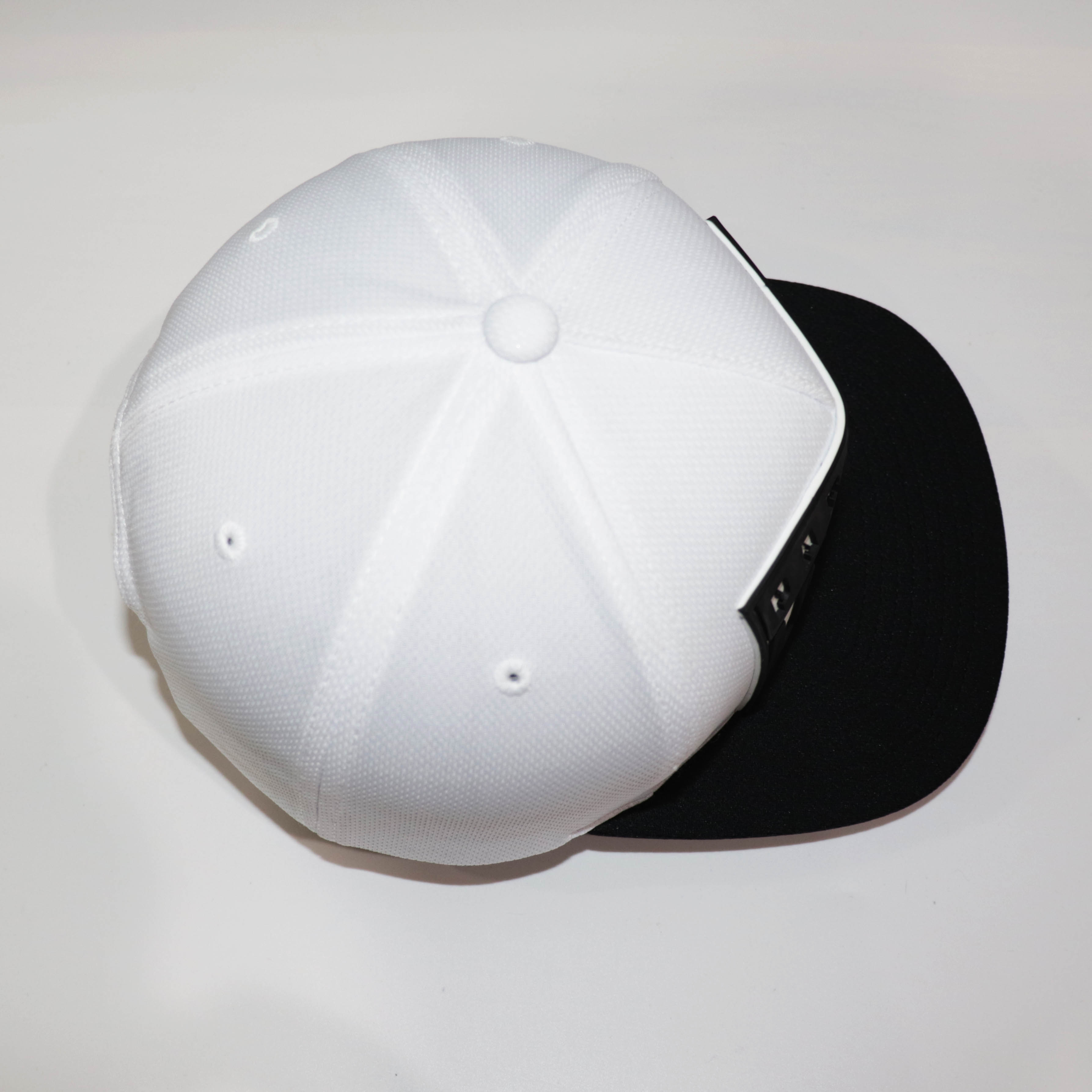 Mũ Snapback NHS ADVIS001 Trắng Kết Đen .