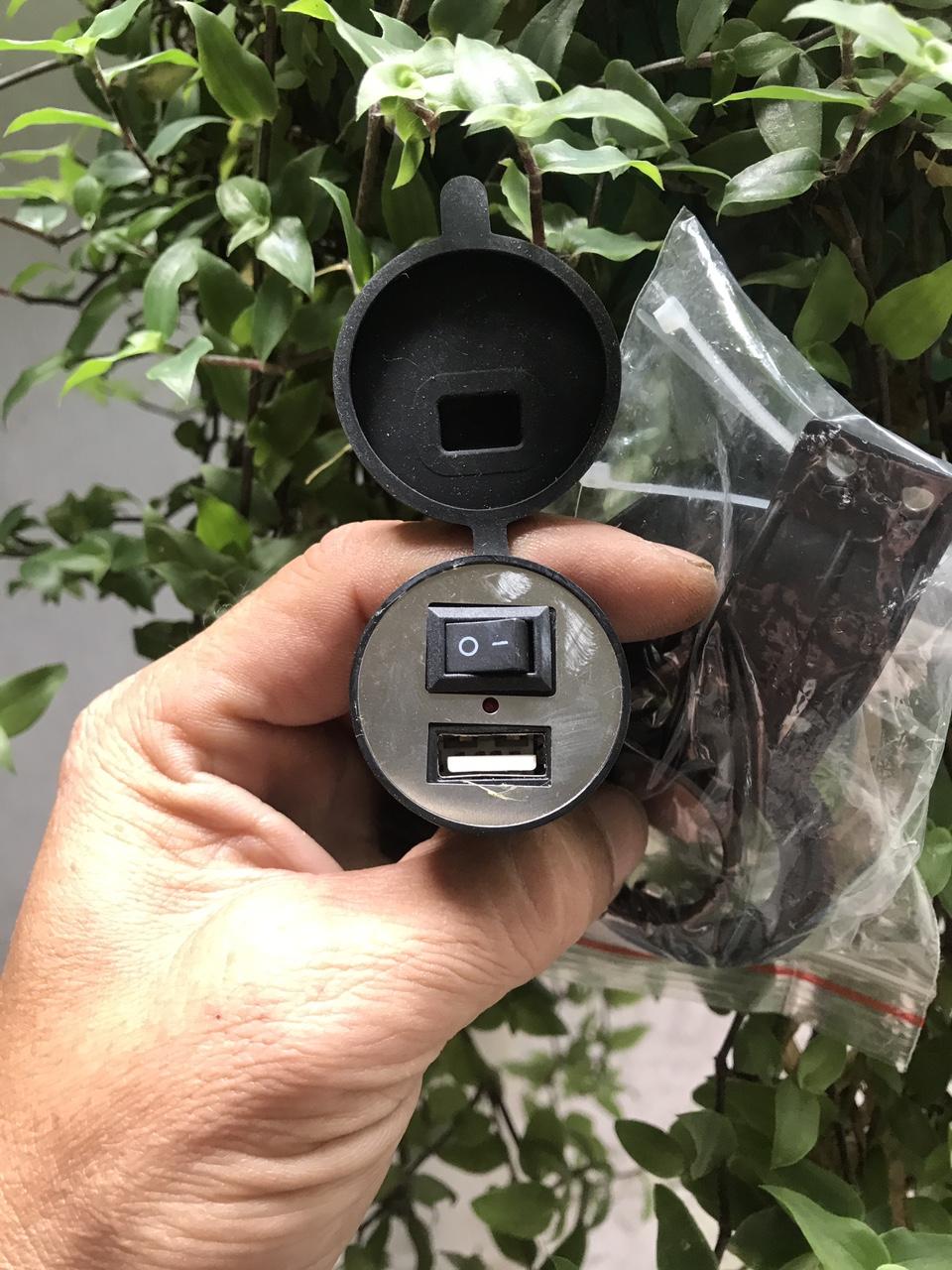 [HCM]Sạc xe máy có công tắc