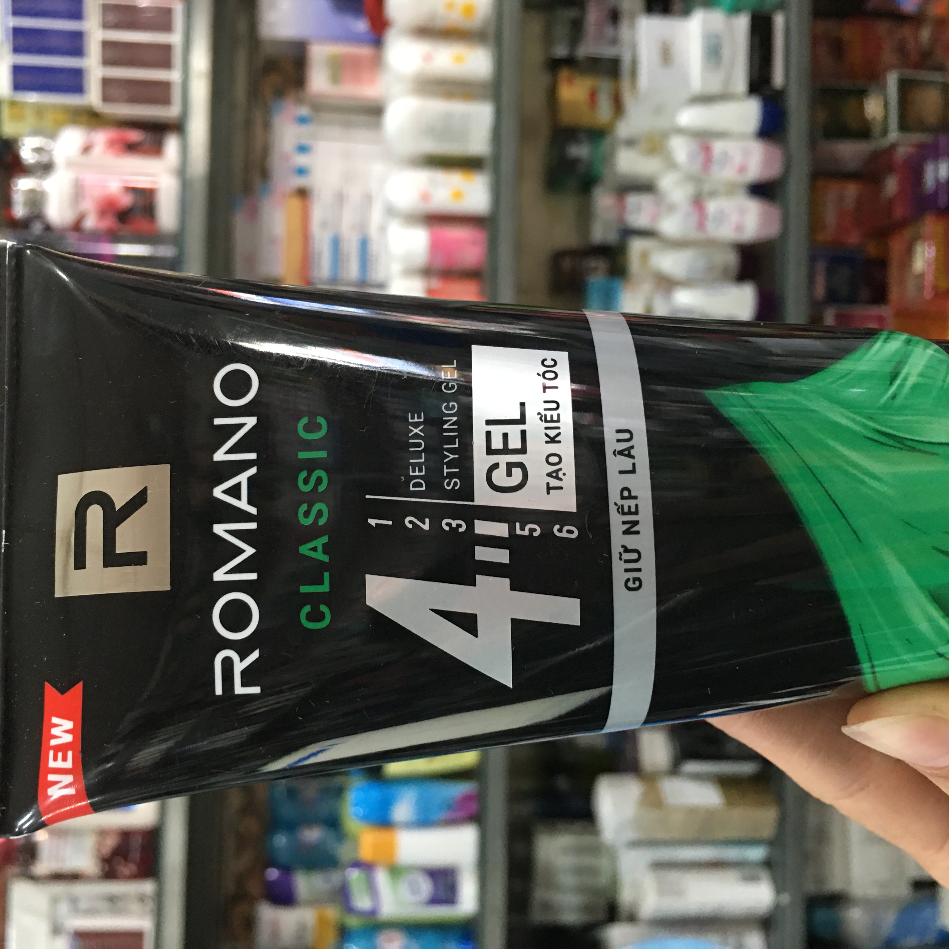 Gel vuốt tóc Romano Classic số 4 giữ nếp lâu 150g