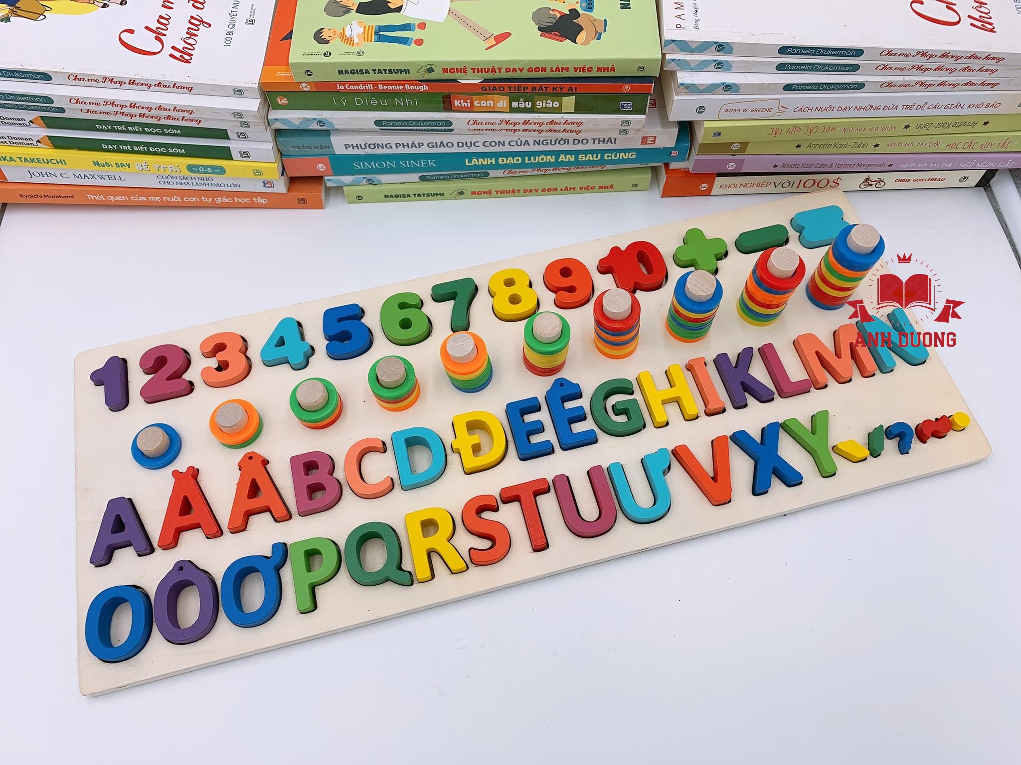 Giáo cụ Montessori- Bảng thả cột tính, số, chữ cái tiếng việt