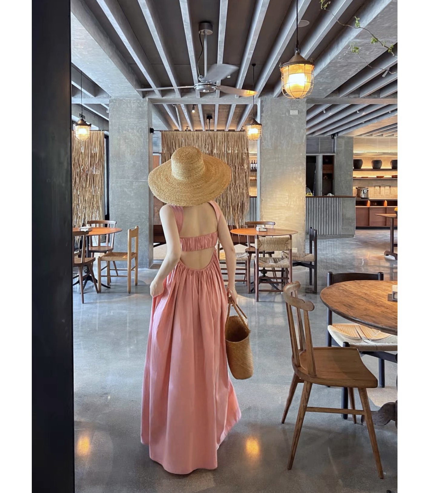 Đầm Maxi hở lưng có lưng chun phía sau
