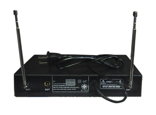 Bộ Micro Không Dây Karaoke WR-208