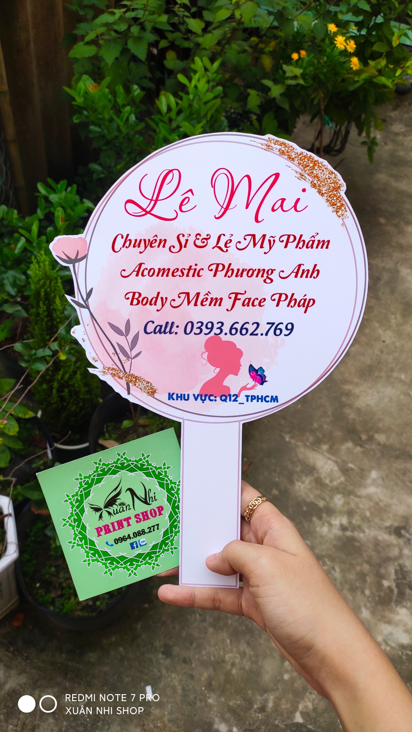 Logo Cầm Tay Chụp Ảnh Sản Phẩm