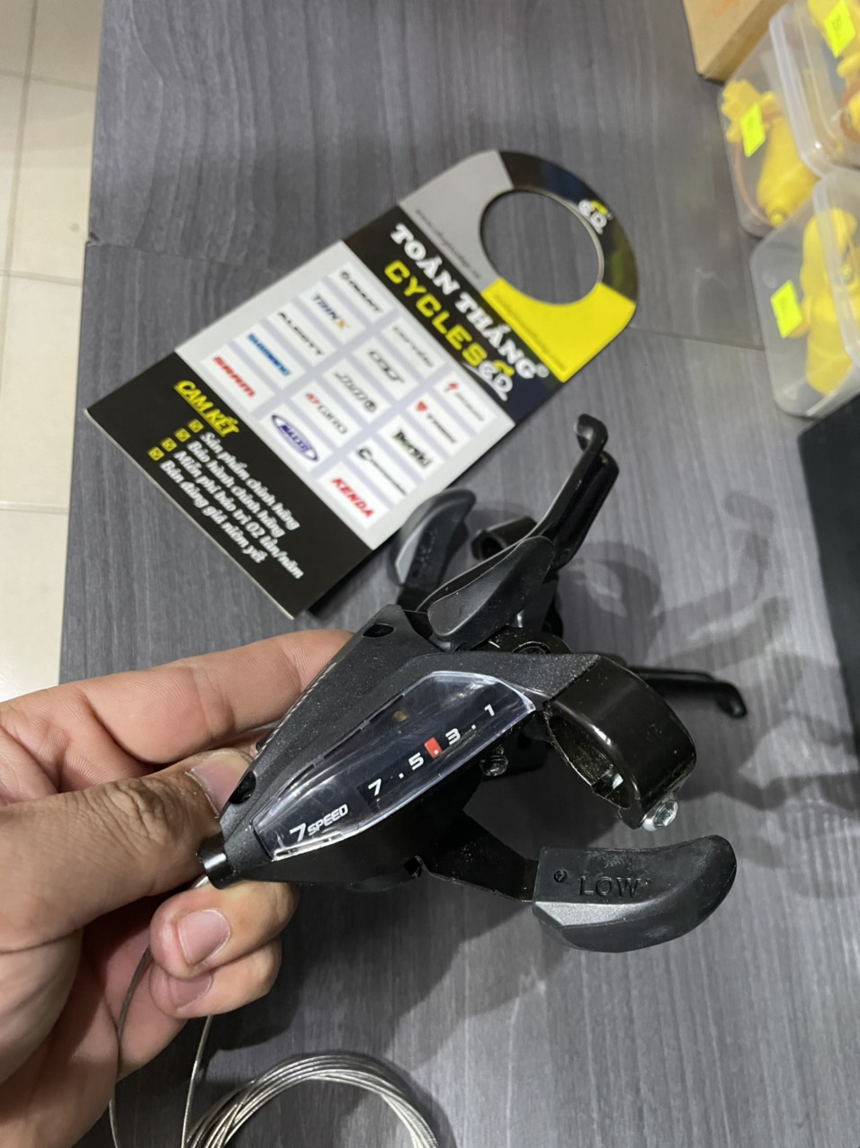 Tay bấm đề kèm tay thắng Shimano ST-EF500-7 (3x7)