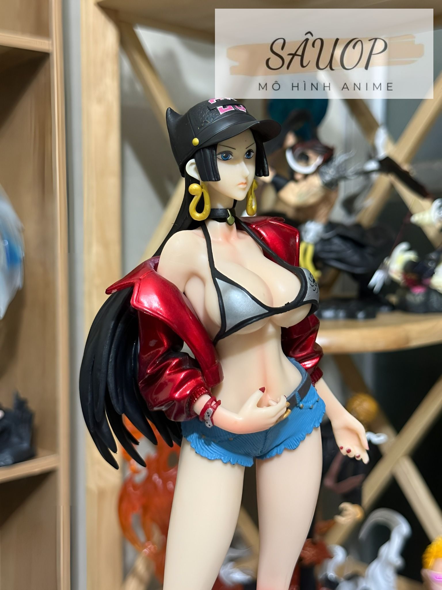 (Mô hình One Piece) Boa Hancock trong trang phục cá tính hiện đại (Cao 33cm)