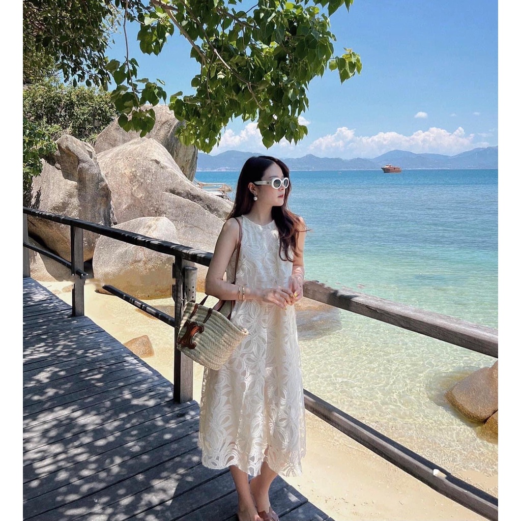 Đầm ren cổ yếm 2 dây họa tiết nơ 158