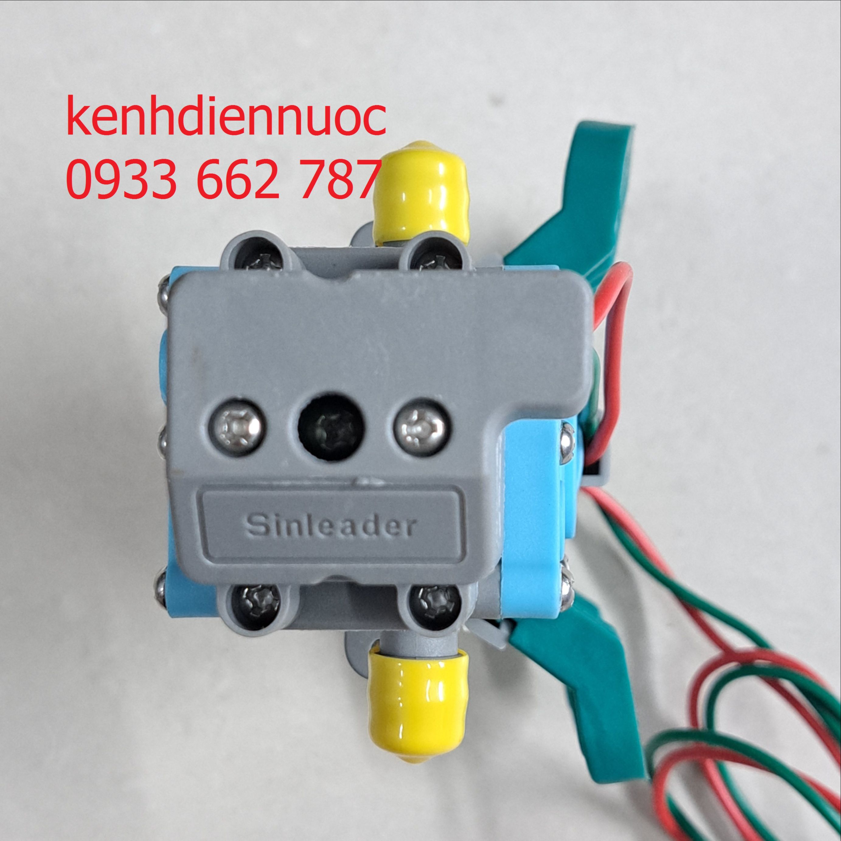 Máy bơm đơn Sinleader 12V dùng phun thuốc