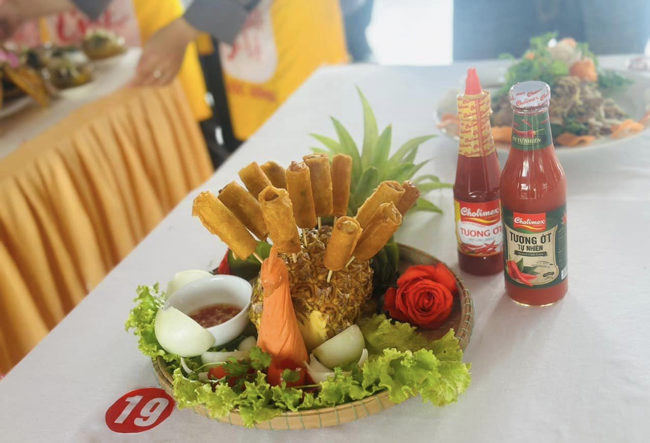 Tương ớt tự nhiên Cholimex 330g