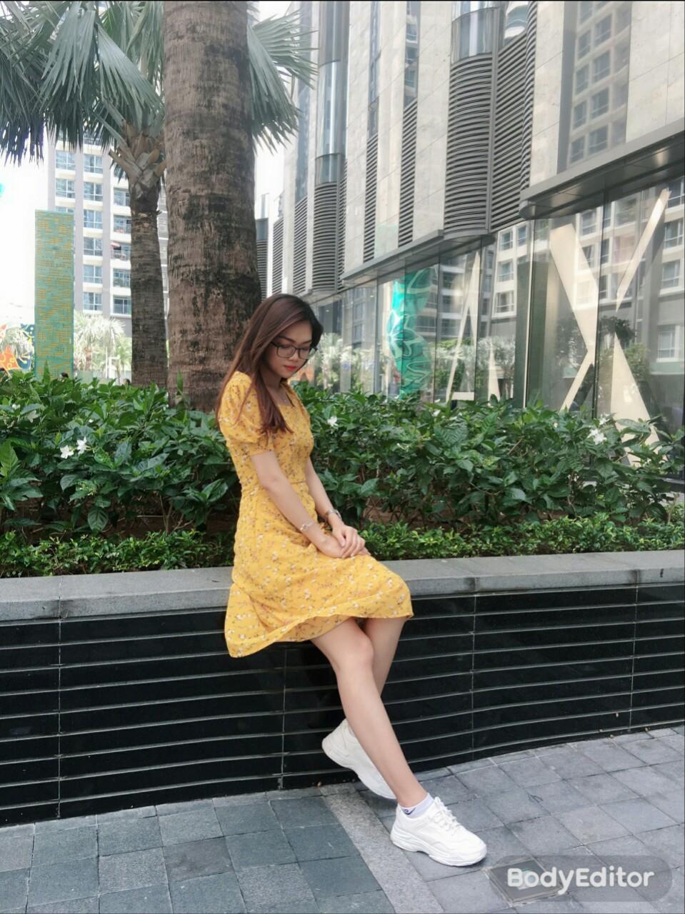 Đầm cổ vuông tay phồng hoa nhí (hình thật không qua chinh sửa)