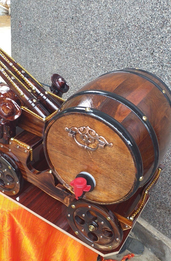 Ngựa ô kéo pháo rượu / Gỗ Gõ Đỏ