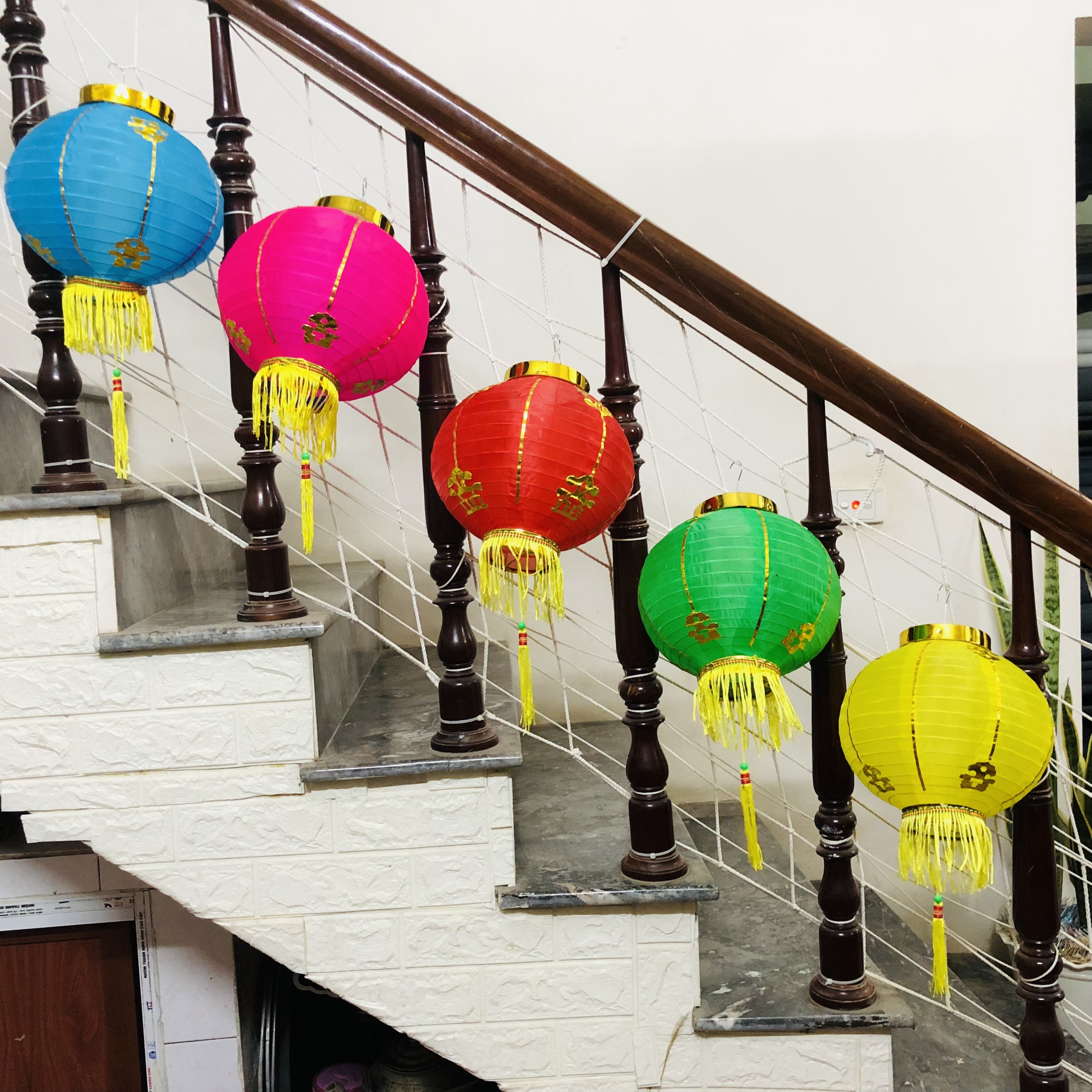 Đèn lồng vải có tua 20/25/30/35/40cm, cầu tròn chống nước (chọn màu)