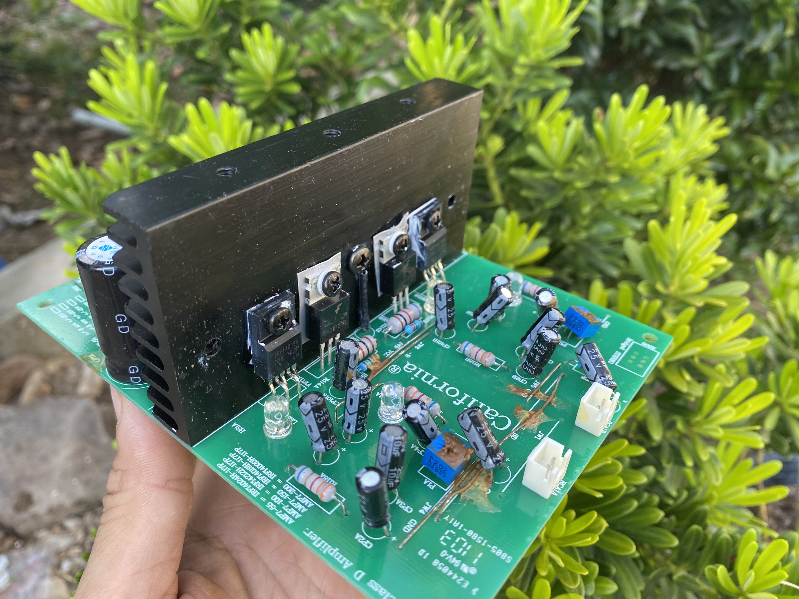 Mạch công suất class D 2 kênh bản thiếu IC