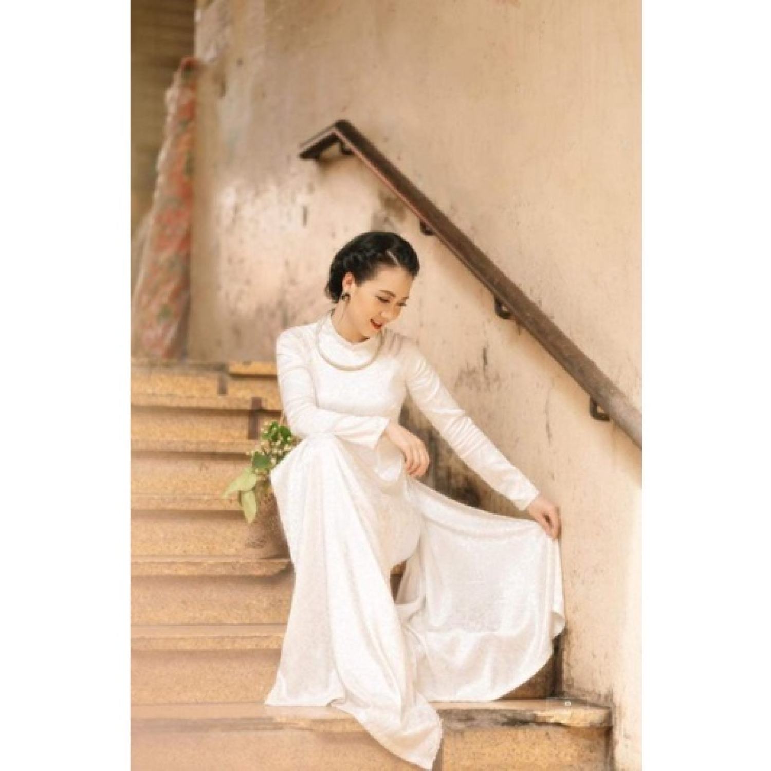 áo dài gấm trắng