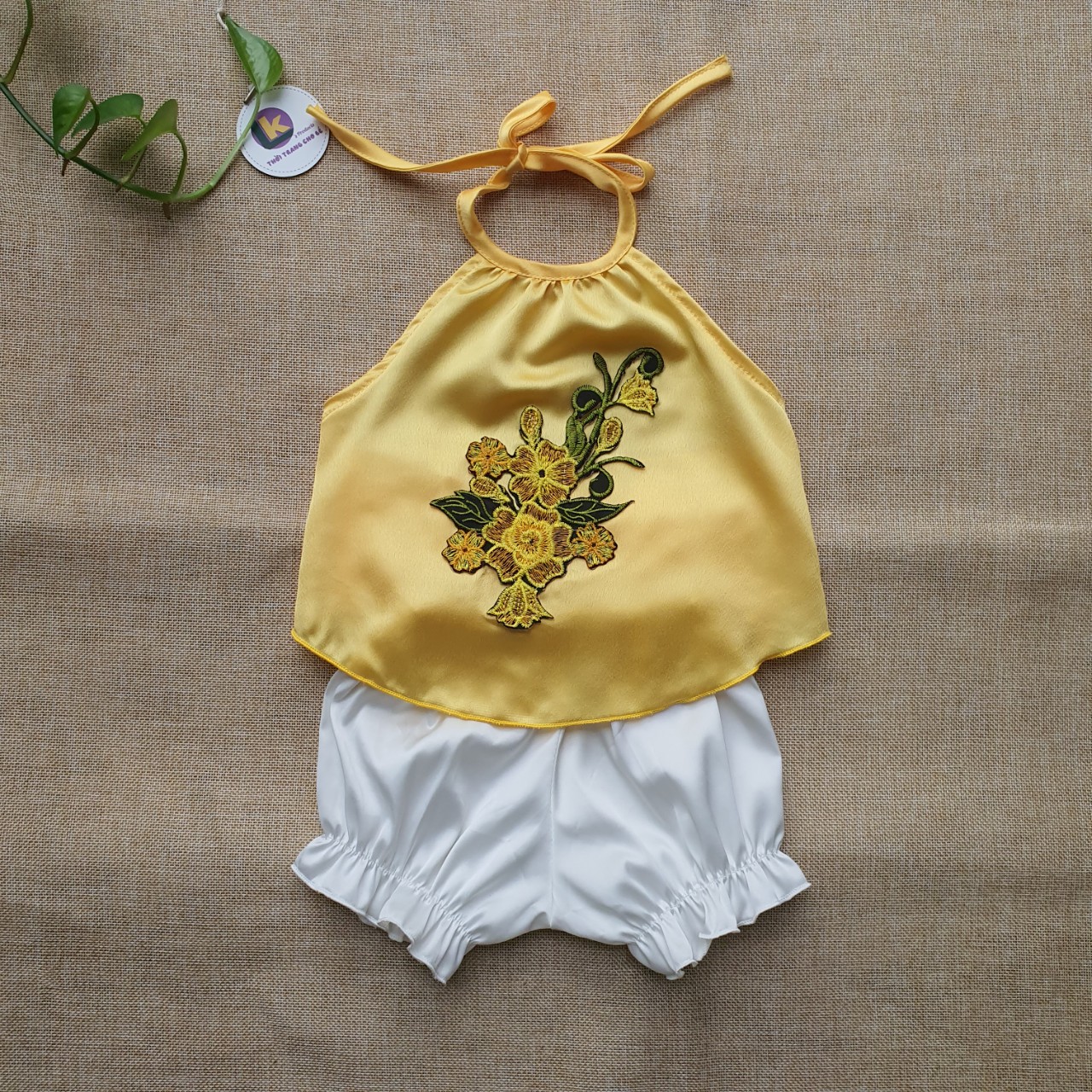Yếm đào bé gái 3-15kg Lụa Satin mềm kèm mấn