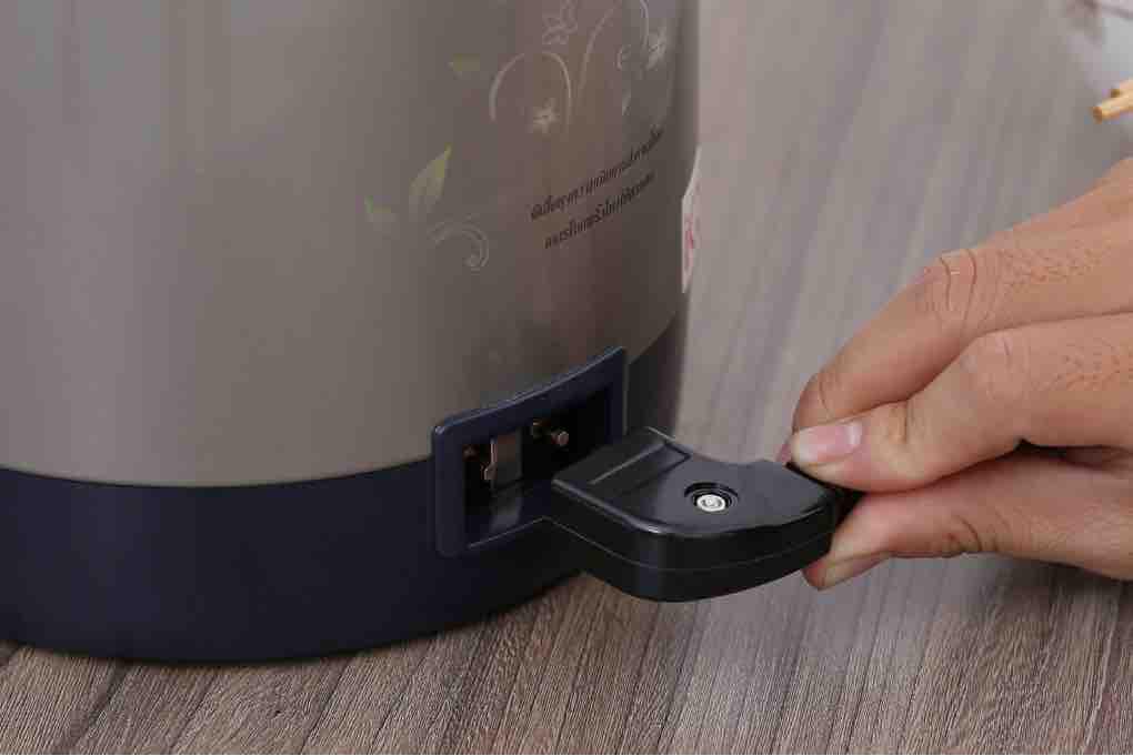 Bình thuỷ điện Sharp KP-30STV