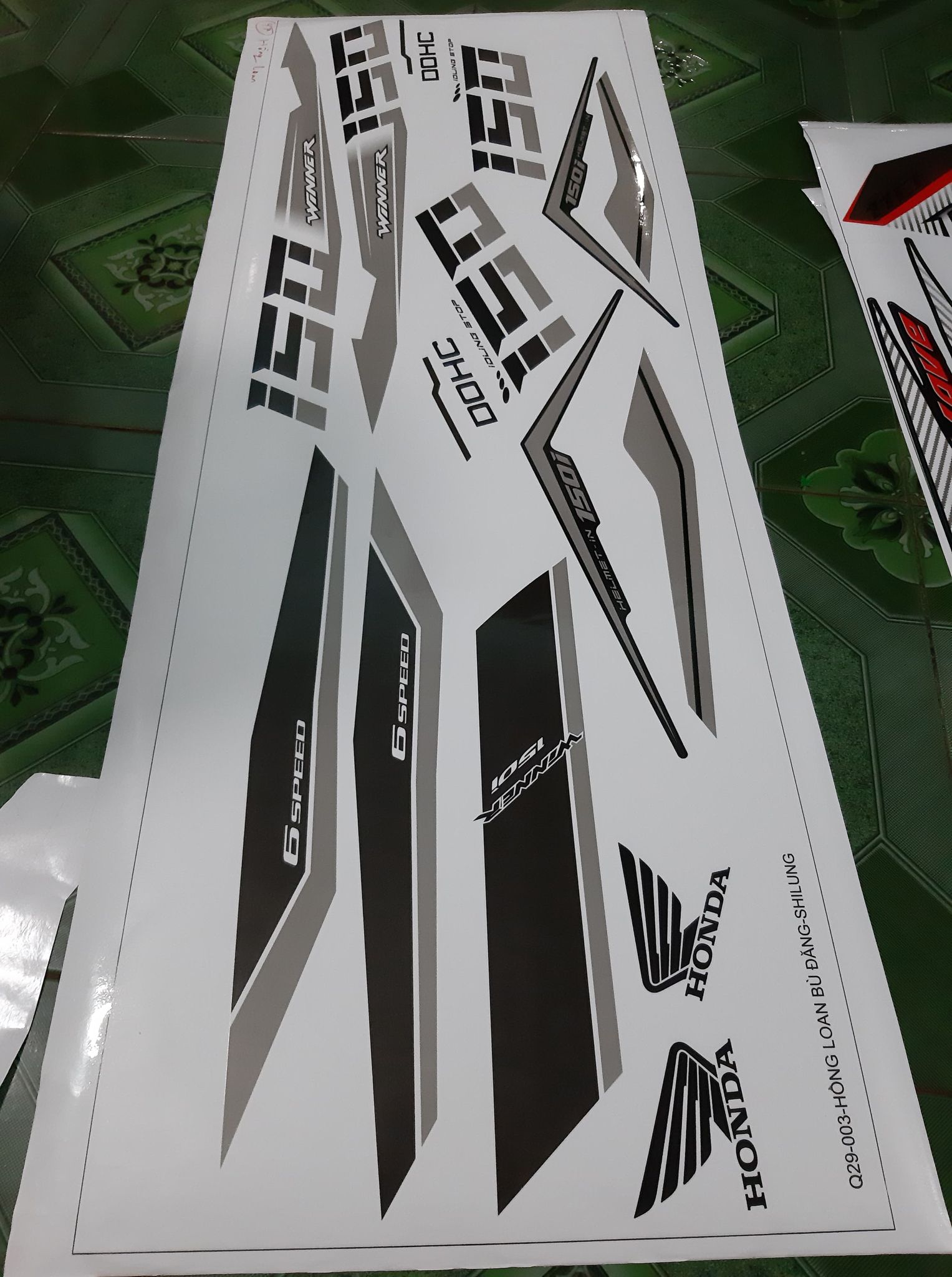 Tem rời winner 150 đen bạc xe trắng