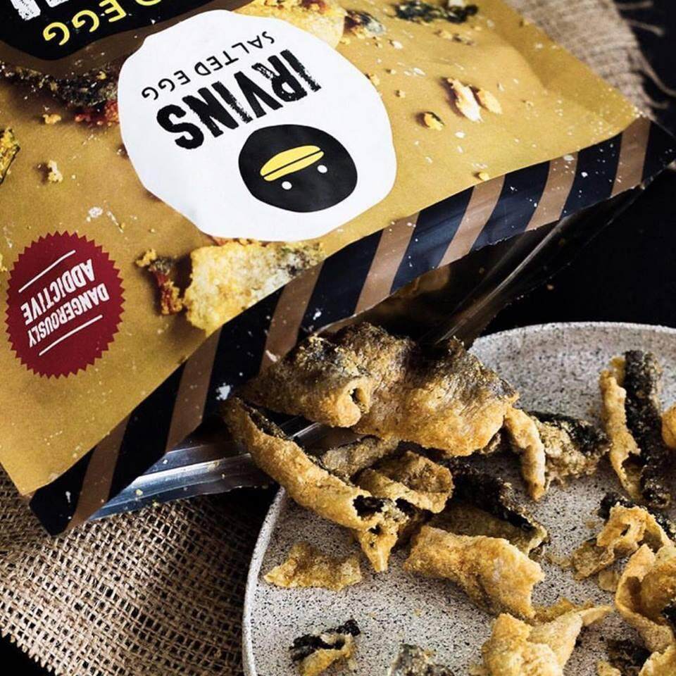 Da cá trứng muối 105g IRVINS - Small Salted Egg Fish Skin