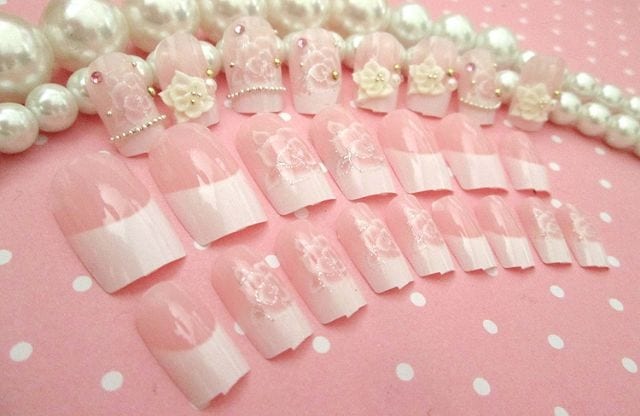 Sét 24 Móng Tay Giả Nude Đính Hoa Đá (kèm Dũa +Keo)