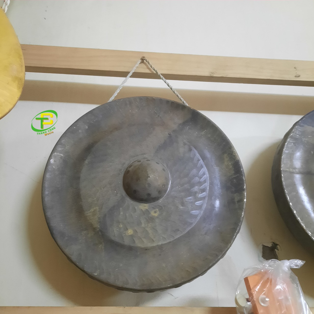 Cồng chiêng đồng size 30cm( có núm tặng dùi gõ )