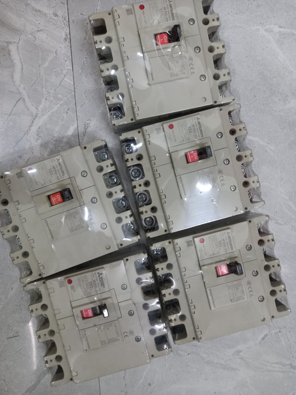 APTOMAT 3 PHA 4 CỰC NHẬT BẢN 75A 200A 225A XỊN