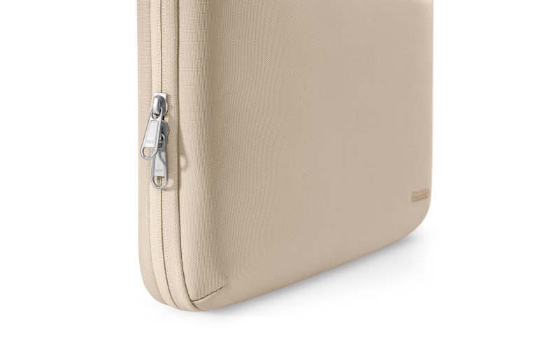Túi xách chống sốc tomtoc spill-resistant cho macbook/laptop 13” - 16" - a22