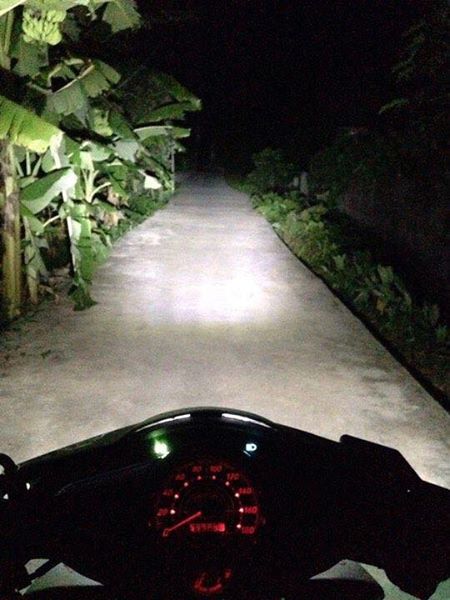 Đèn led pha philips.40w lắp xe máy.