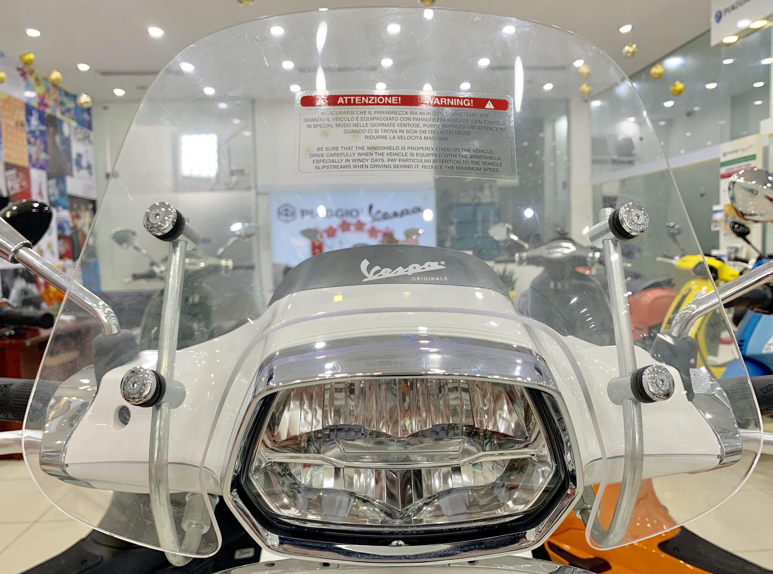 [HCM]Kính chắn gió Vespa Sprint