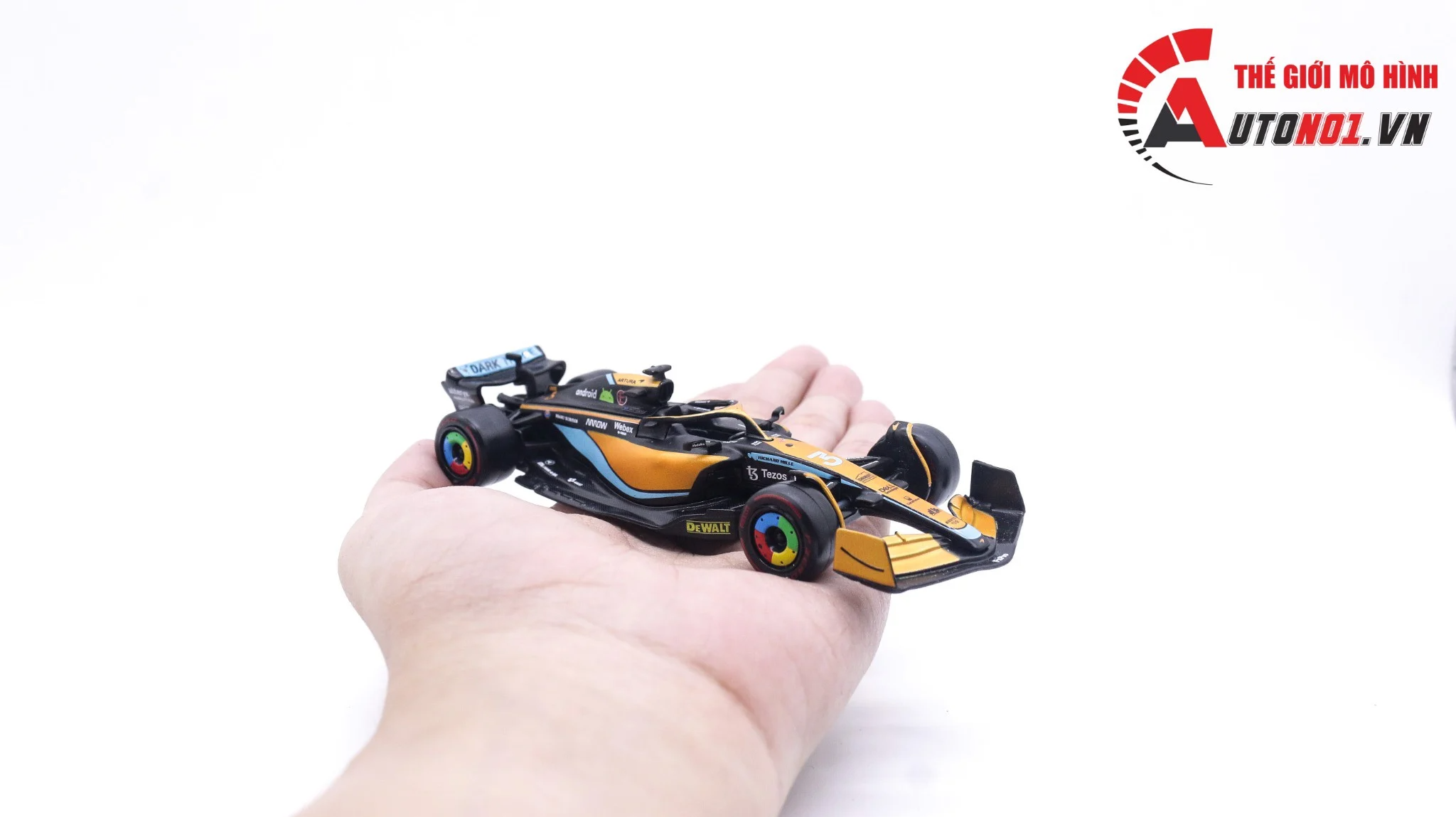 Mô hình xe đua f1 mclaren mcl36 2022 #3 hybrid 1:43 bburago ot023