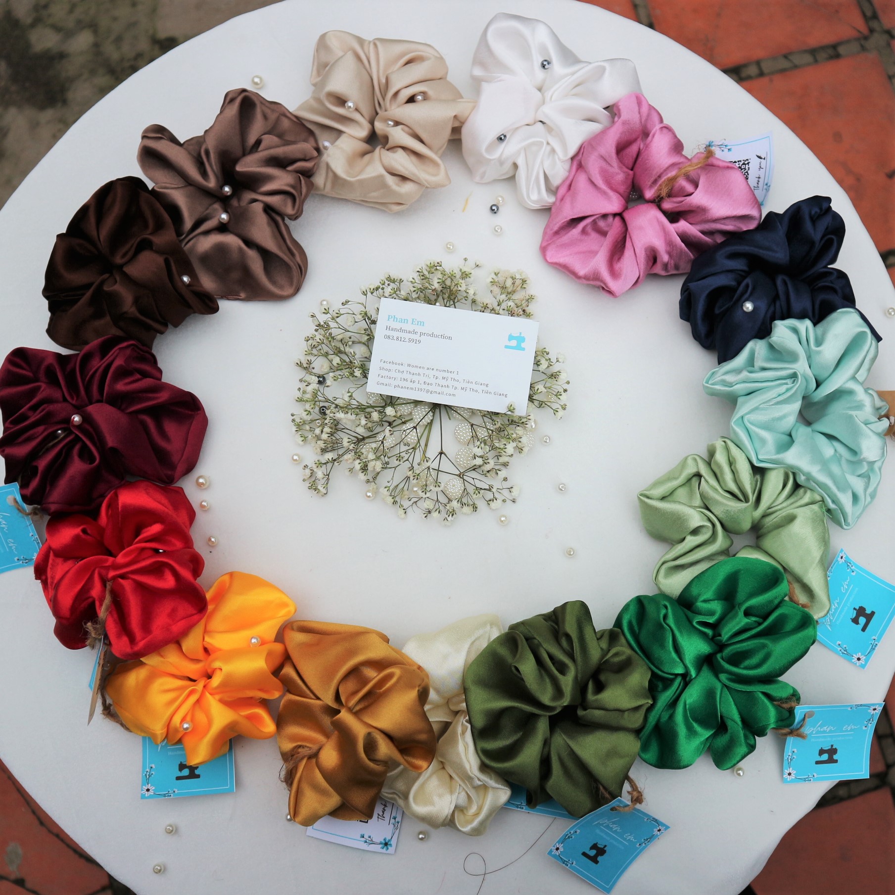 CỘT TÓC SCRUNCHIES ĐÍNH NGỌC TRA  2 CÁI RẺ BẤT NGỜ