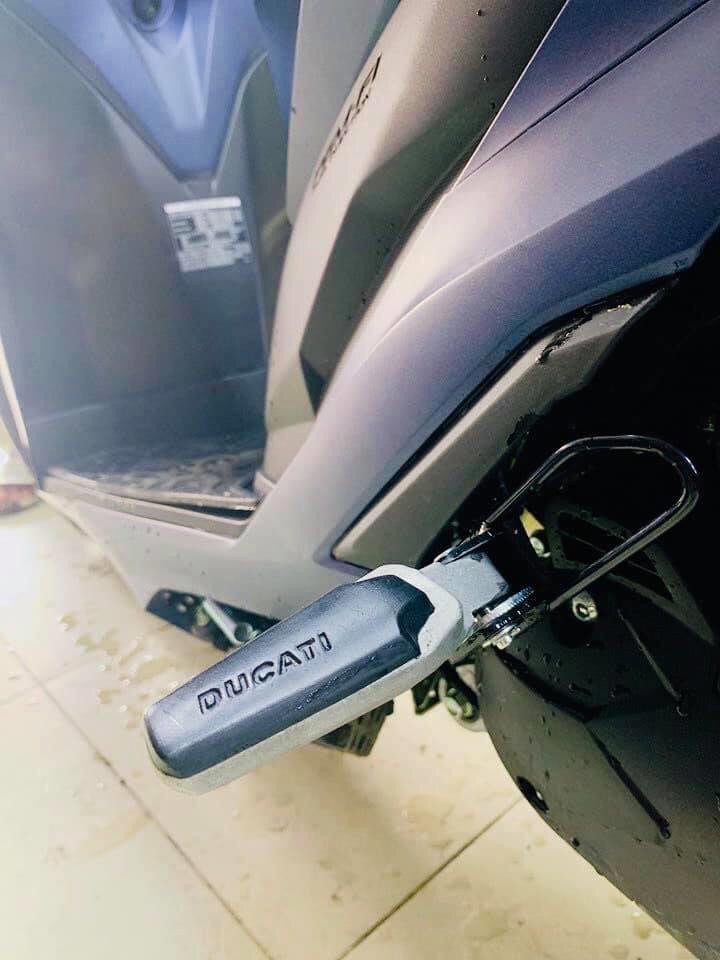 [HCM]Gác chân nhôm ducati
