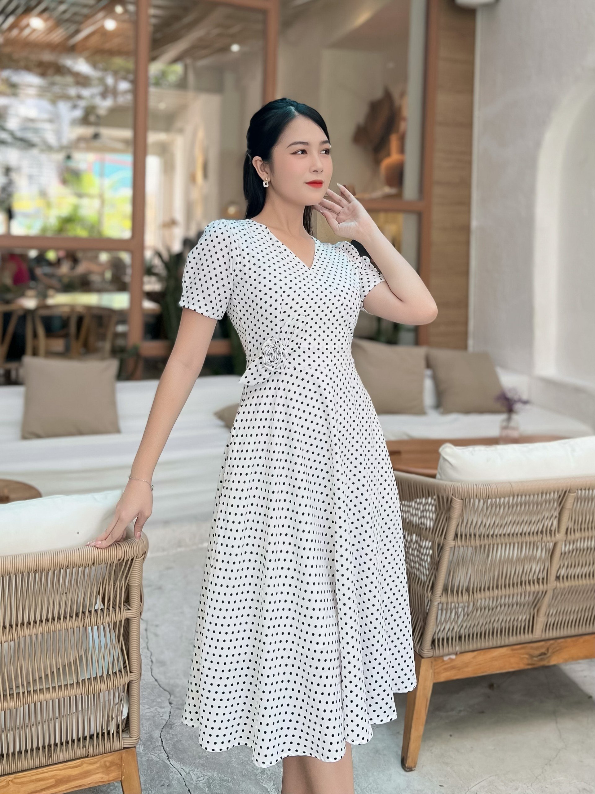Đầm dáng xòe cổ V chấm bi phối hoa K219