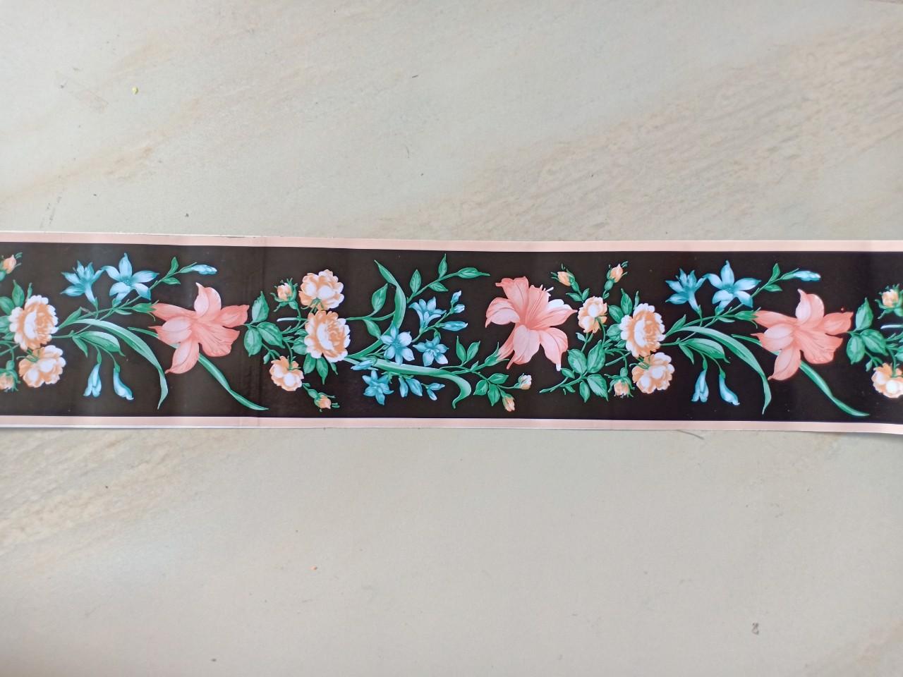 Cuộn 10m len dán viền tường keo sẵn hoa ly (chiều cao 10cm)