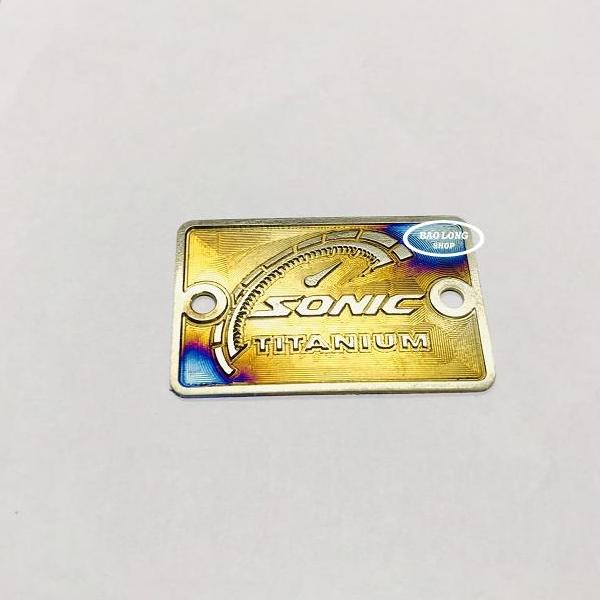 Tem Titan 3D gắn Nắp Dầu Sonic