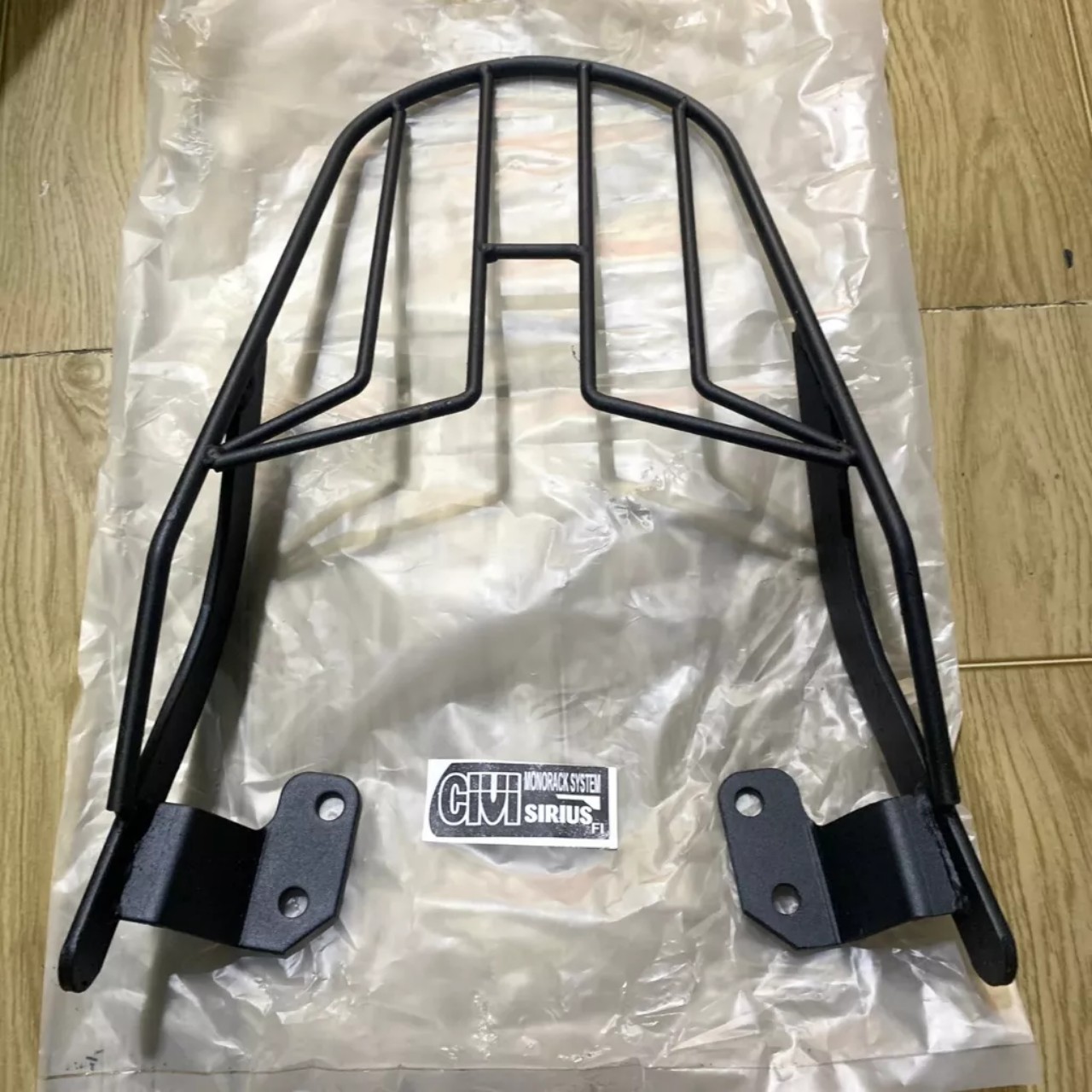 Baga sau Givi cho xe Sirius Fi