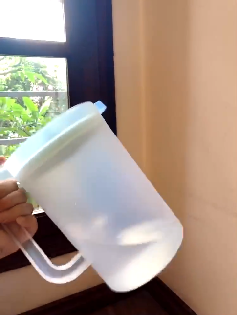 Bình nước Pitcher 2L tupperware