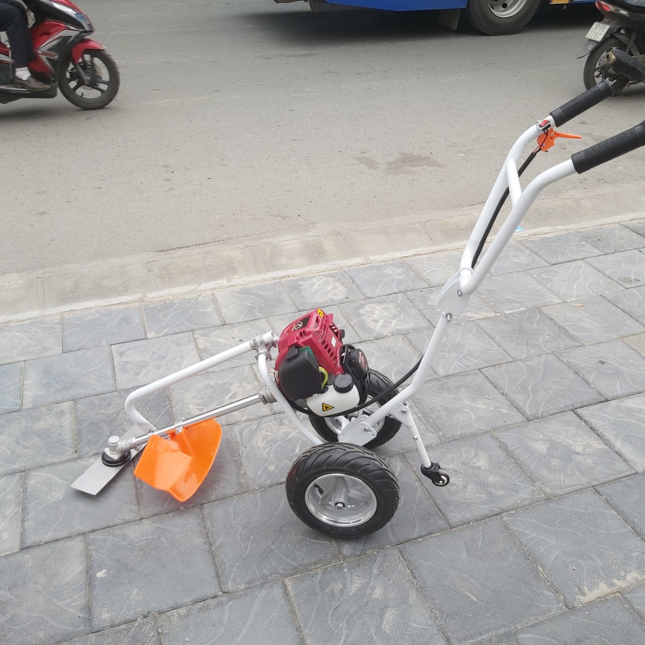 [Trả góp 0%] Máy cắt cỏ honda đẩy tay 4 thì chạy xăng