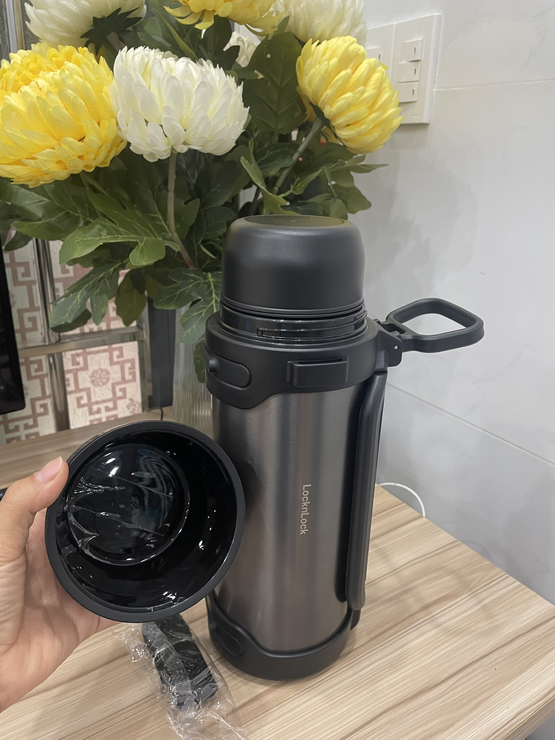 Bình giữ nhiệt LocknLock Easy Take Hot Tank 1.8L