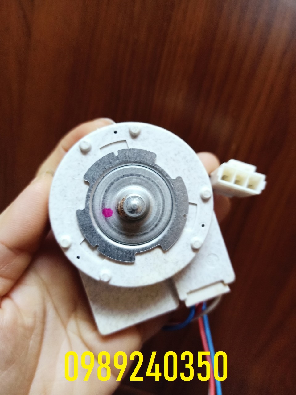 Motor quạt đúc sứ tủ lạnh Panasonic DC12V - 3,6W 3 dây