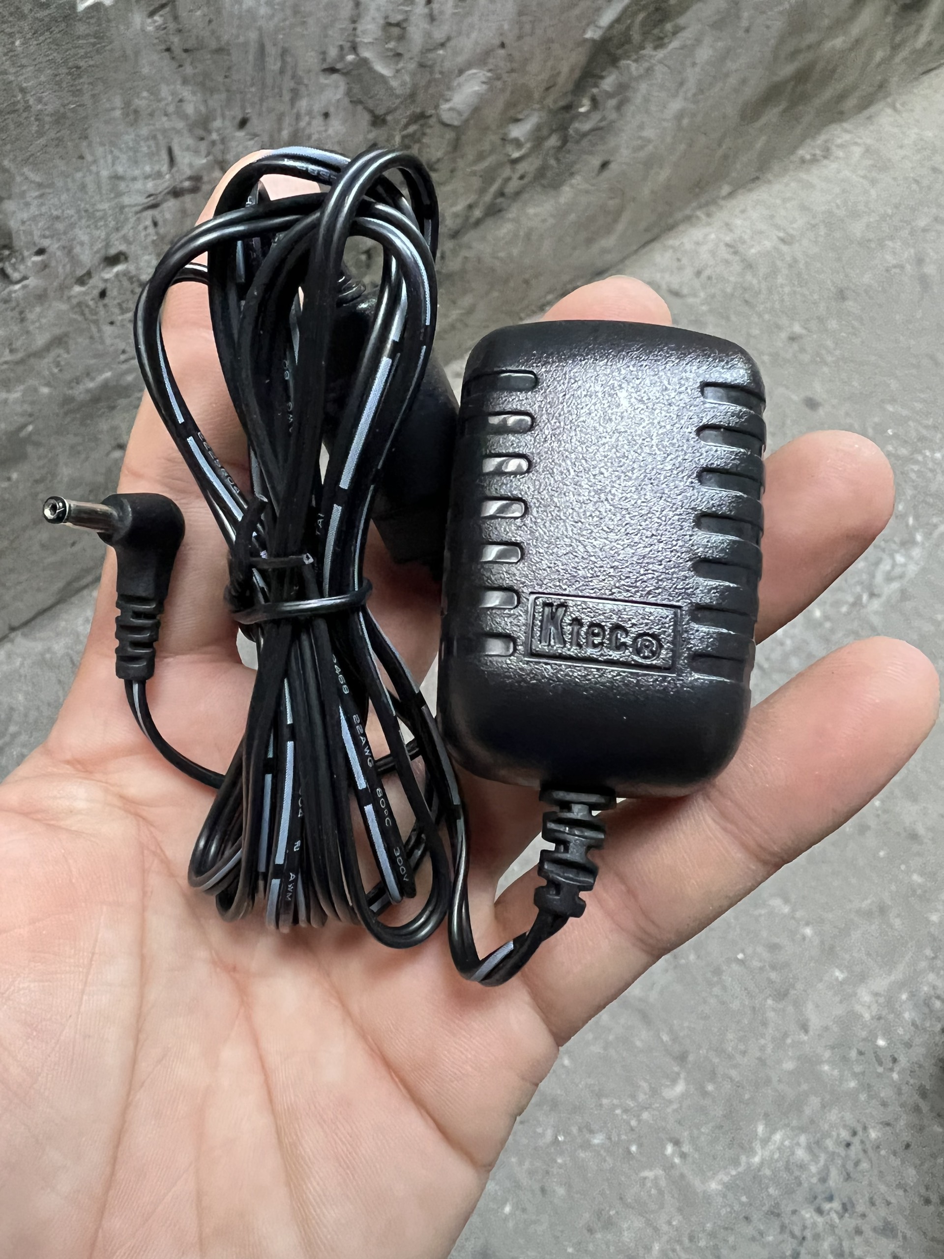 adapter-nguồn 3.5v 1a loại tốt - dùng chung cho 3v