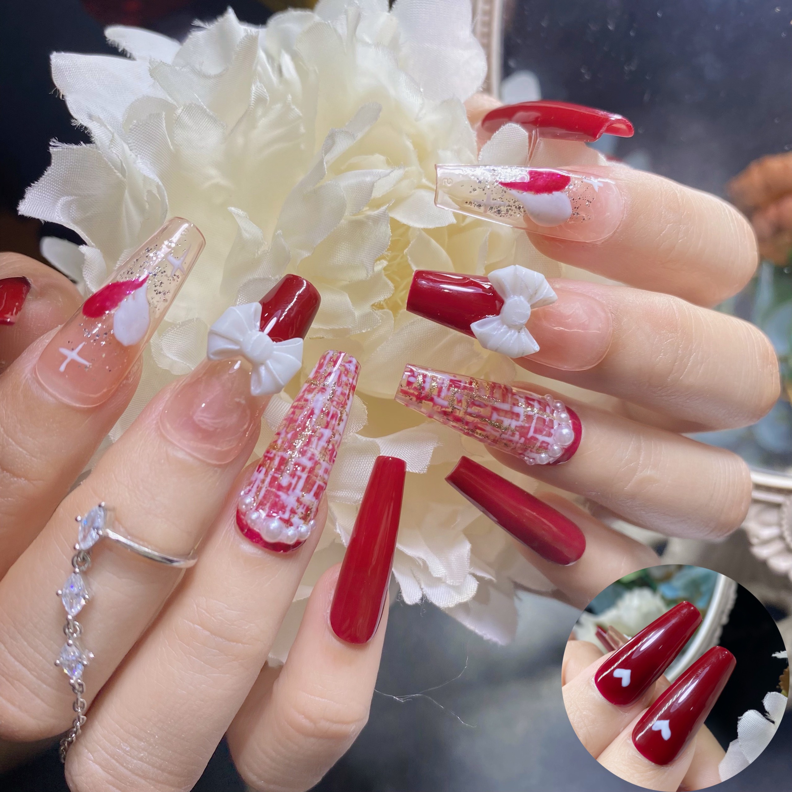 nailbox, móng tay giả thiết kế màu đỏ gắn nơ