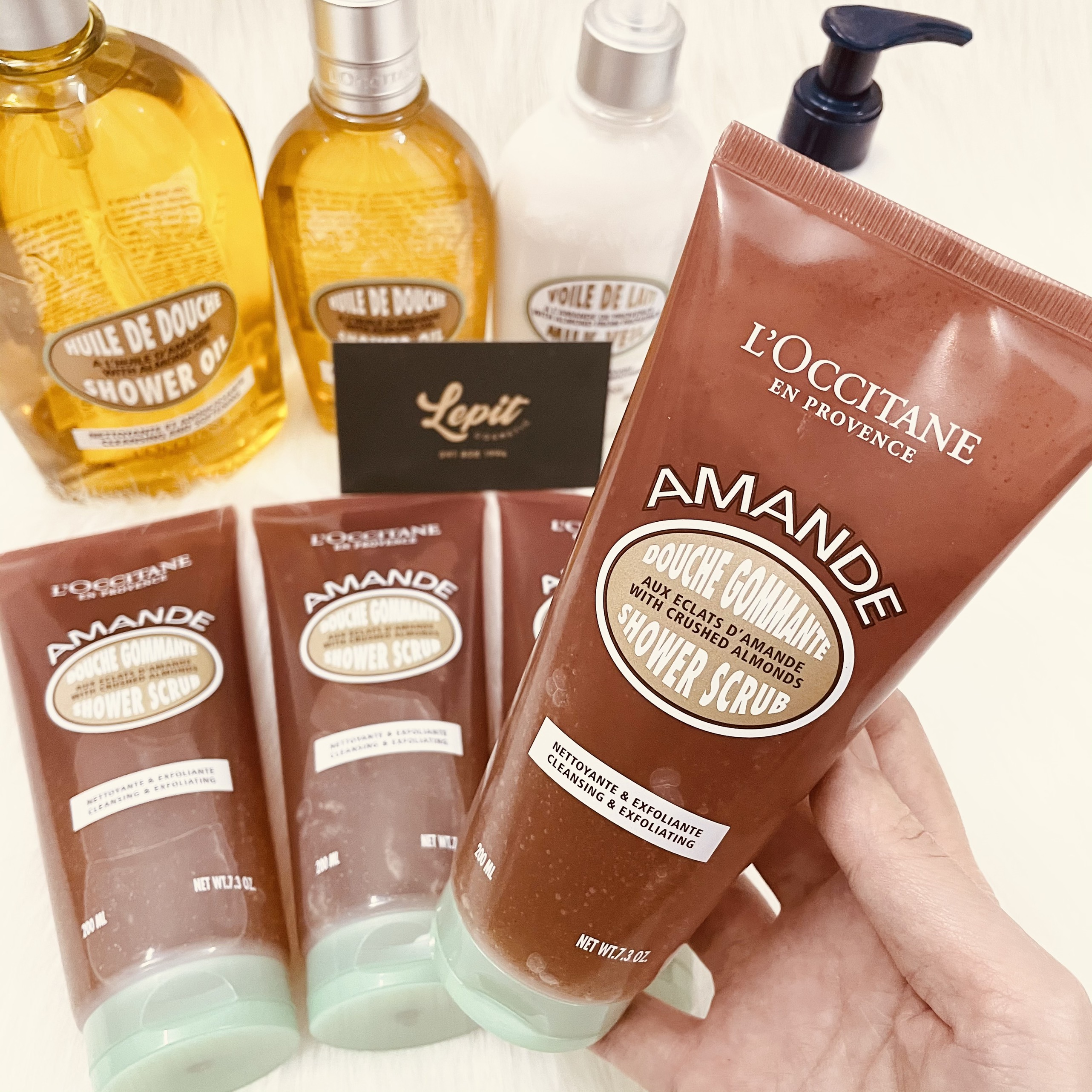 Sữa Tắm Tẩy Da Chết Hạnh Nhân L'Occitane Almond Shower Scrub 200ml - tdc loccitane - Lepit Cosmetic
