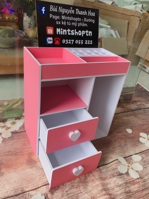 tủ đựng mỹ phẩm mini màu hồng