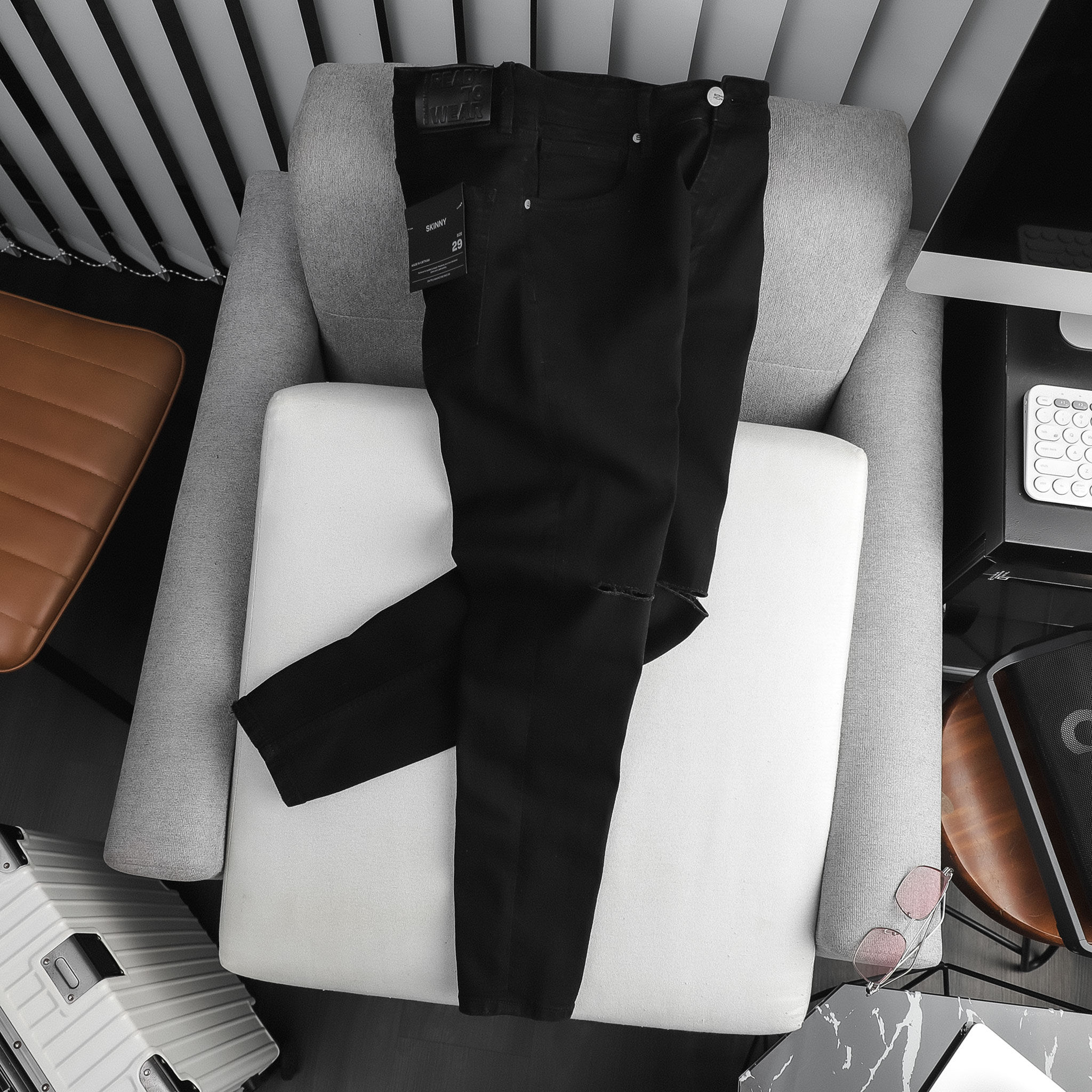 Quần Jean Skinny Light Cut Black