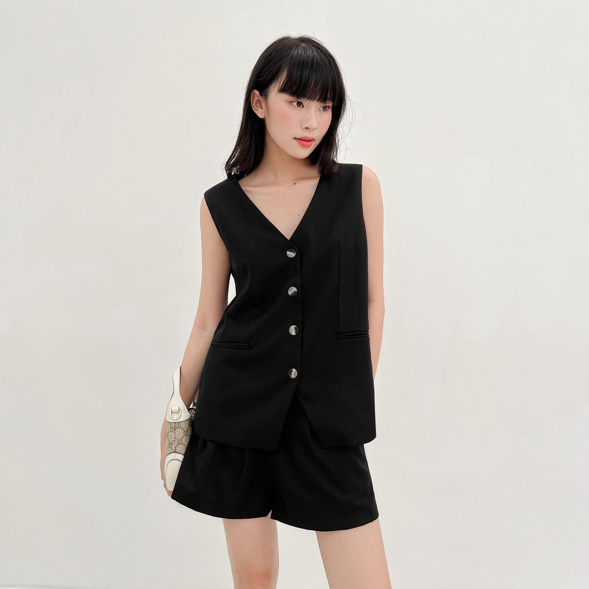 PONY SHORT - Quần short lửng lưng cao