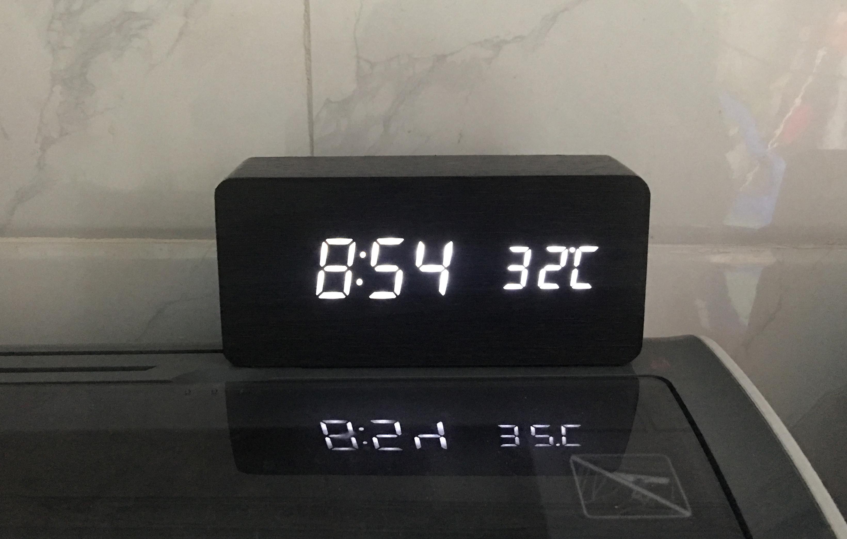 Đồng Hồ Gỗ Led Để Bàn Hình Chữ Nhật