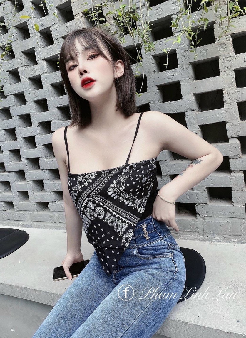Áo yếm tam giác in thổ cẩm