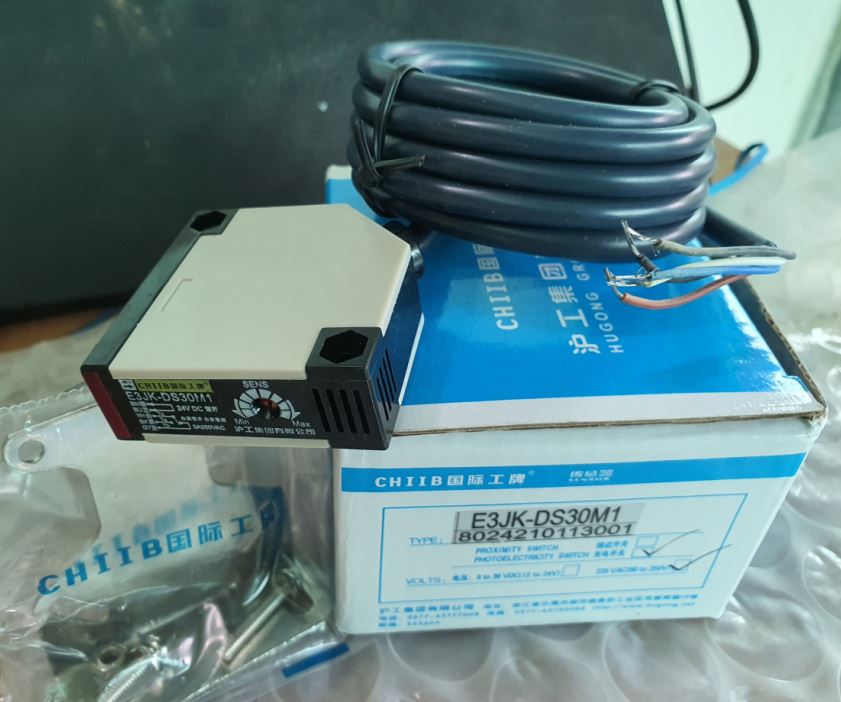 Cảm biến quang  E3JK-DS30M1