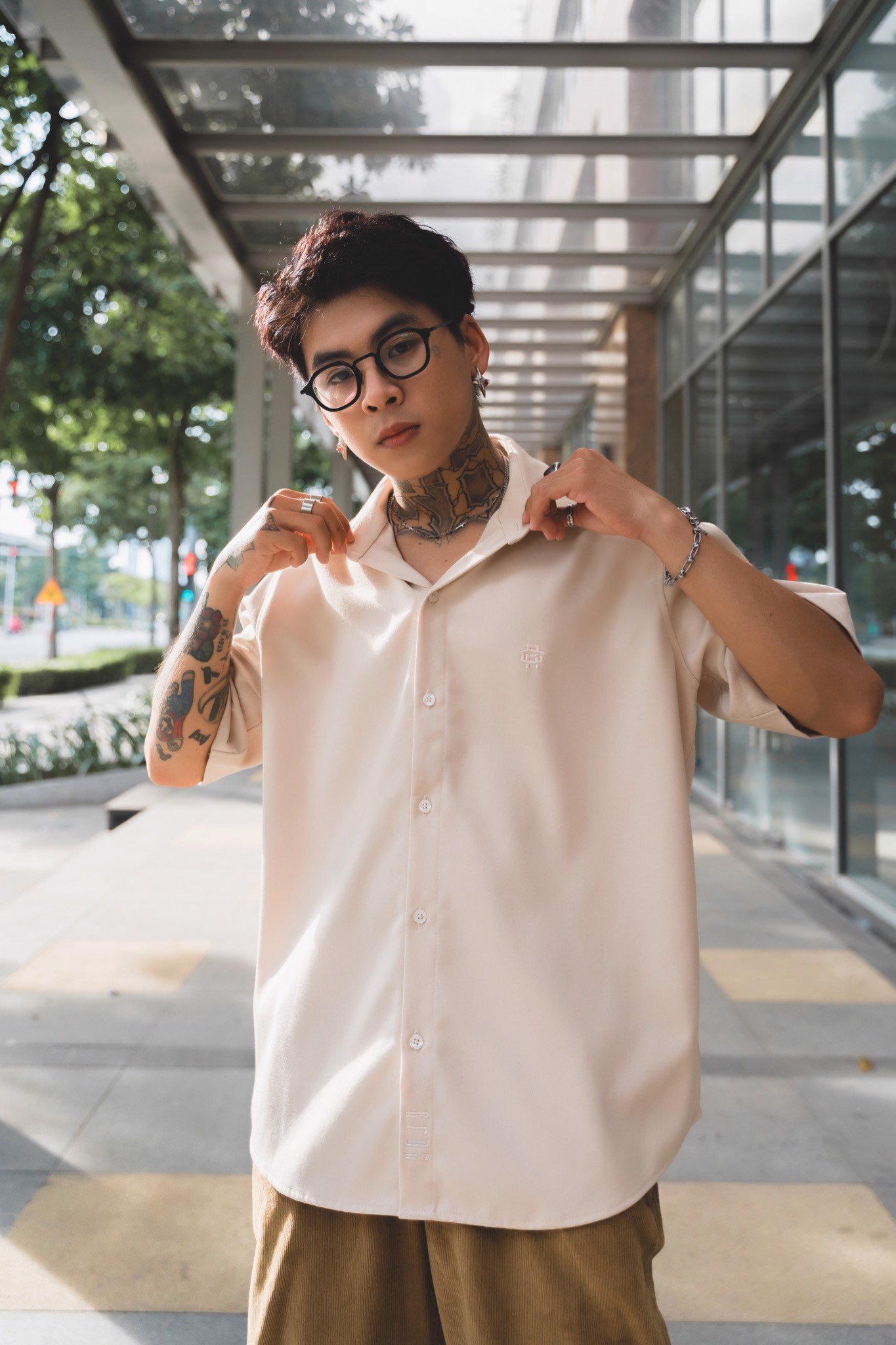 Grimm DC Áo New York shirt // Latte beige