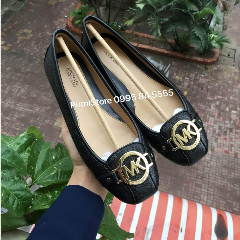 Giày Michael Kors Đen Khóa Vàng