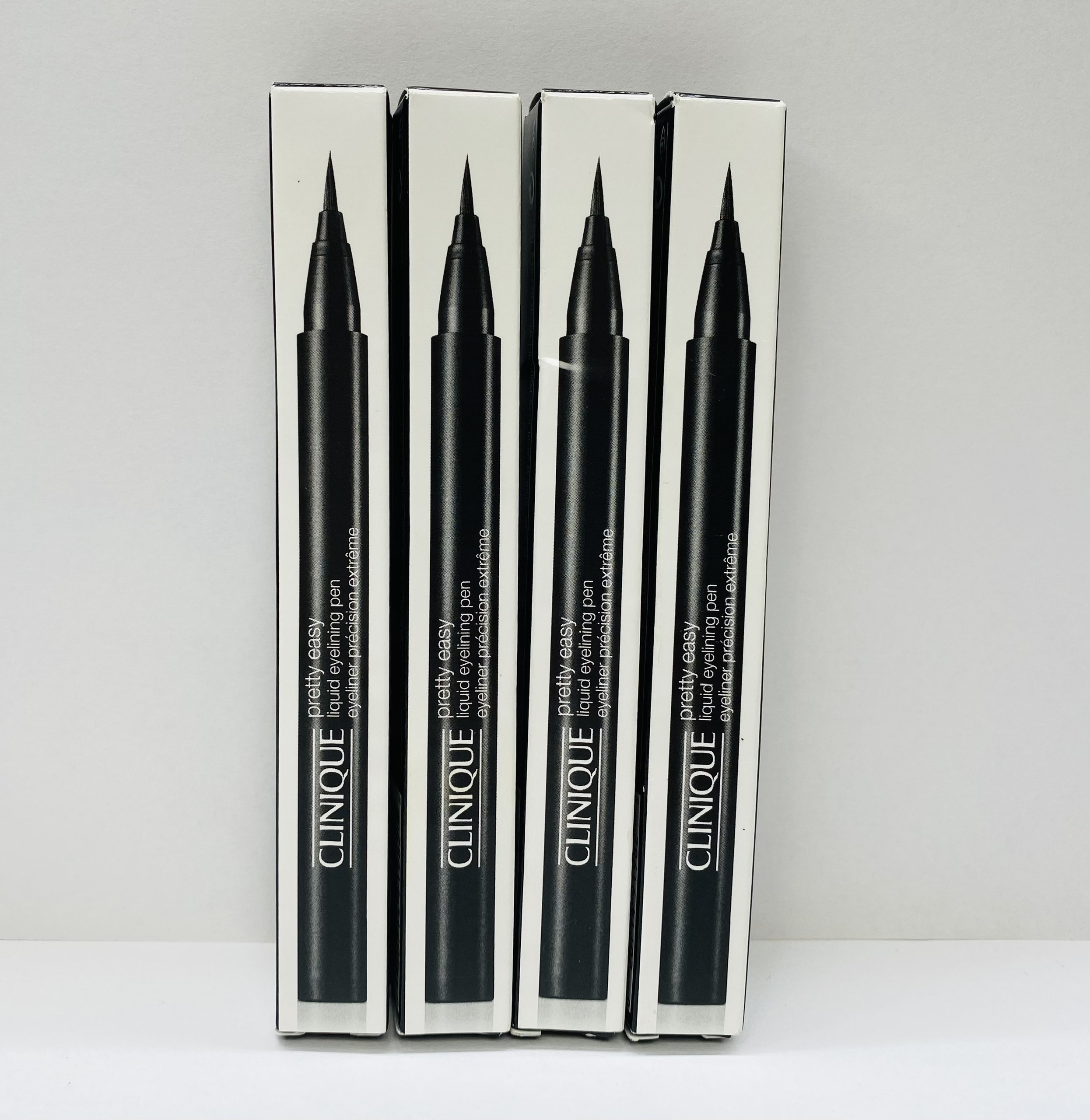 Bút kẻ mắt nước Clinique pretty easy liquid eyelining pen-Hàng USA